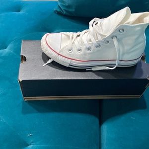 COPY - Women’s converse size 8